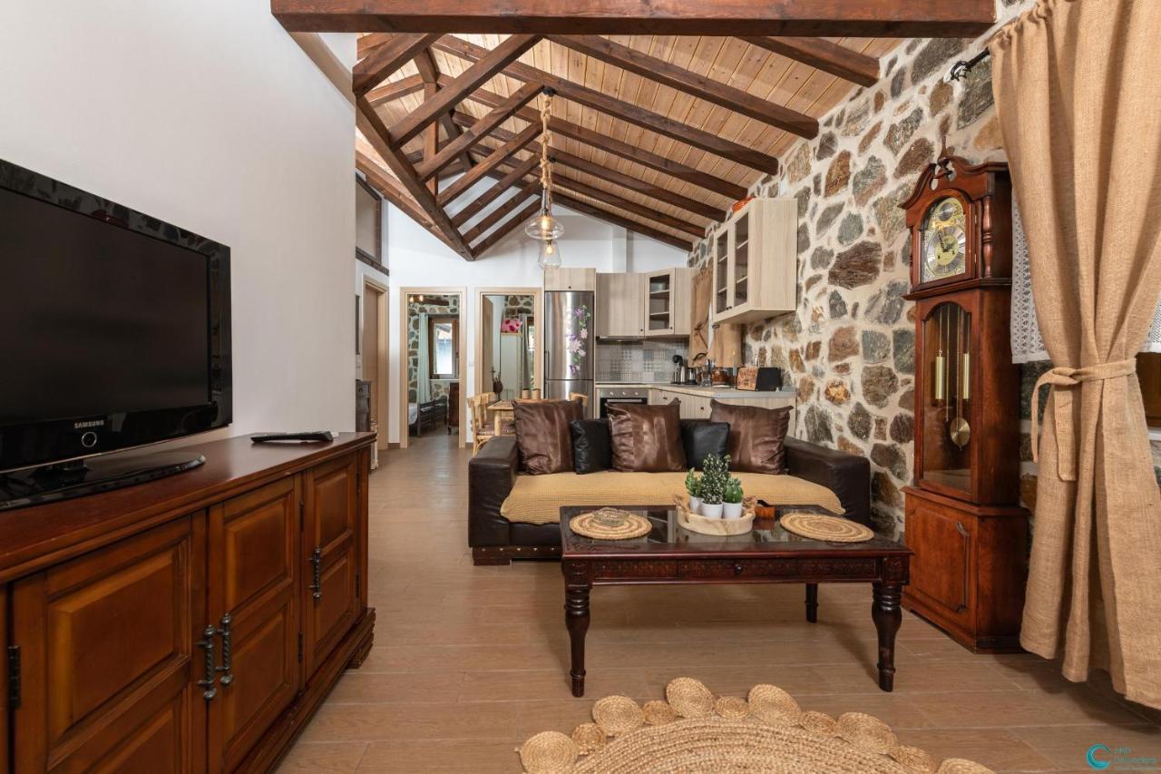 Вилла Eleni'S Stone House Скала-Потамиас Экстерьер фото