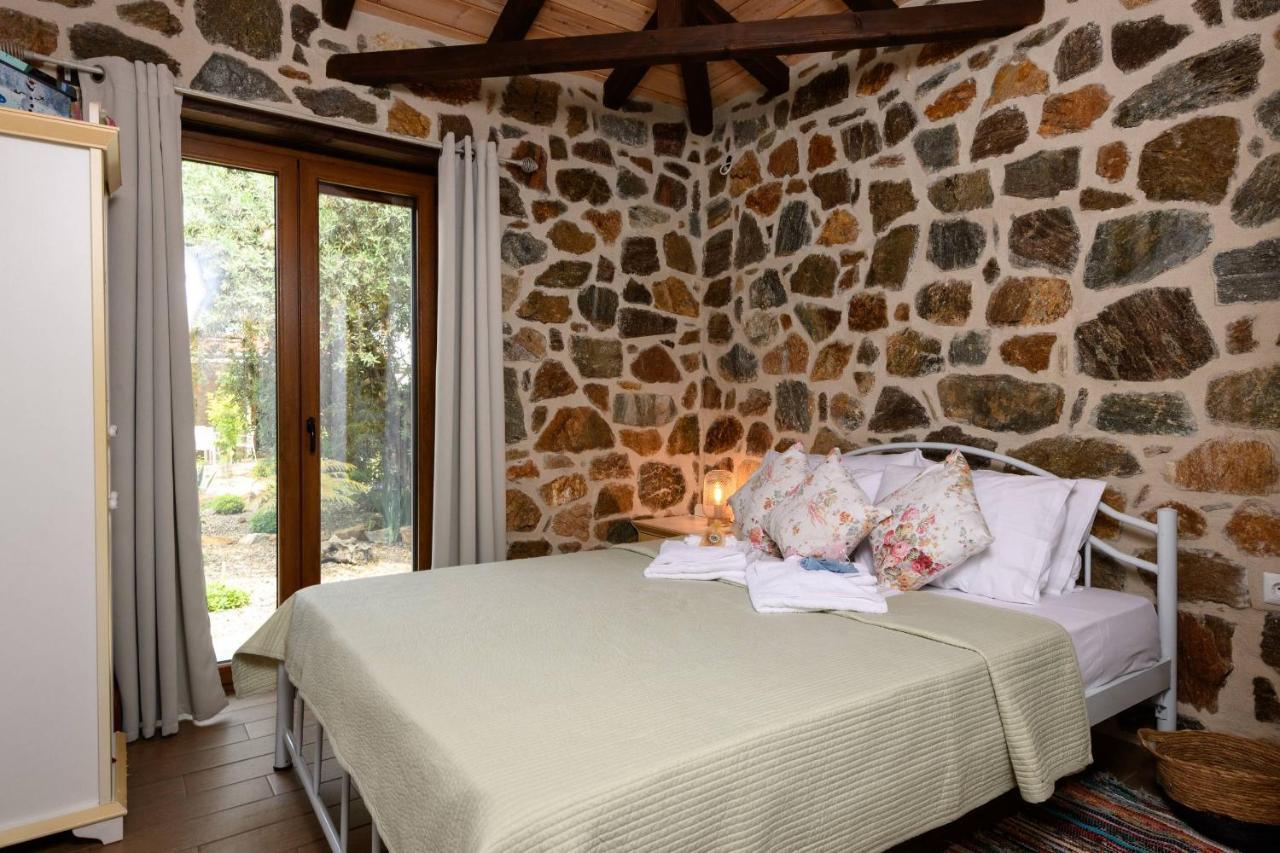 Вилла Eleni'S Stone House Скала-Потамиас Экстерьер фото