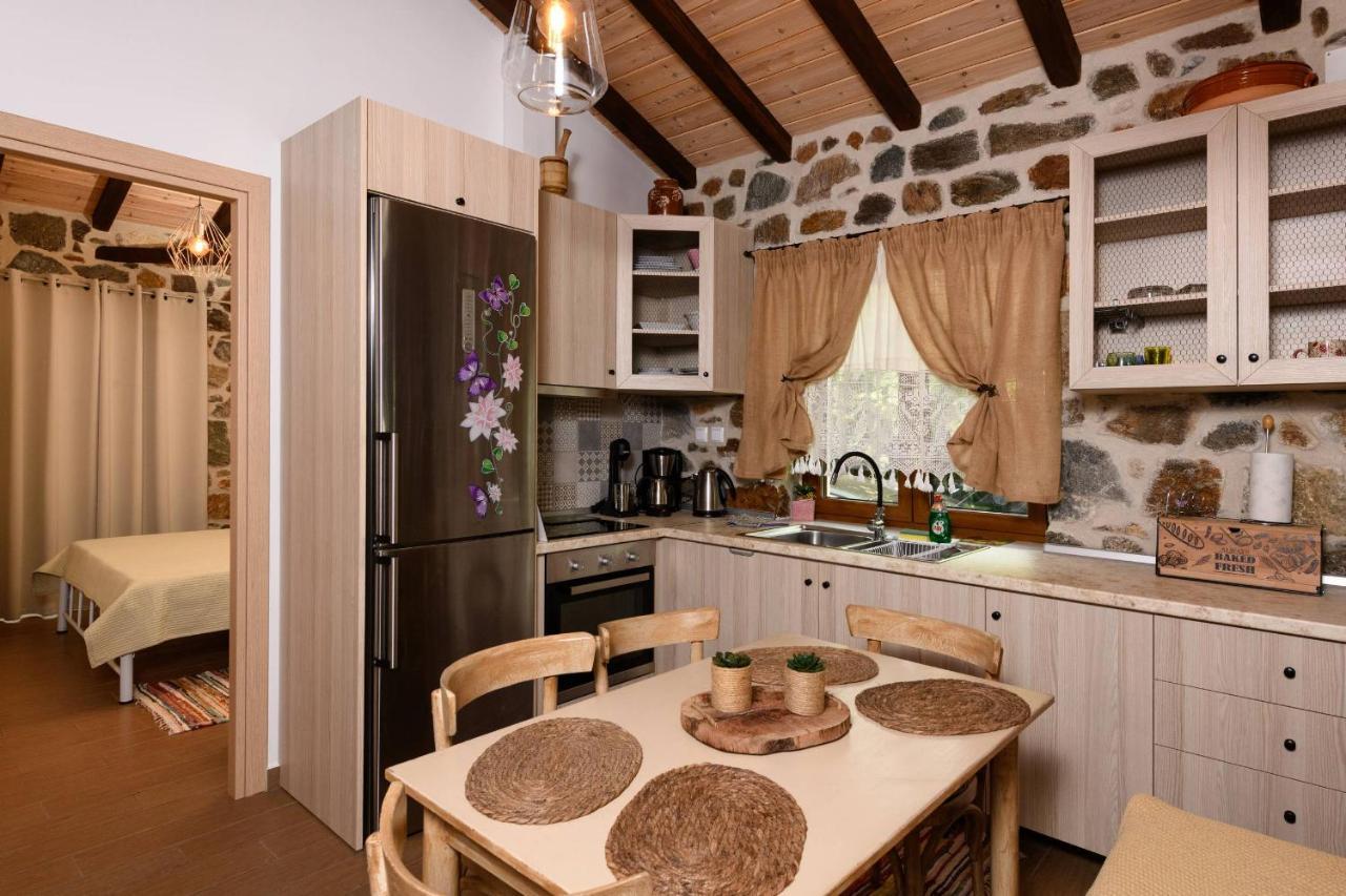 Вилла Eleni'S Stone House Скала-Потамиас Экстерьер фото